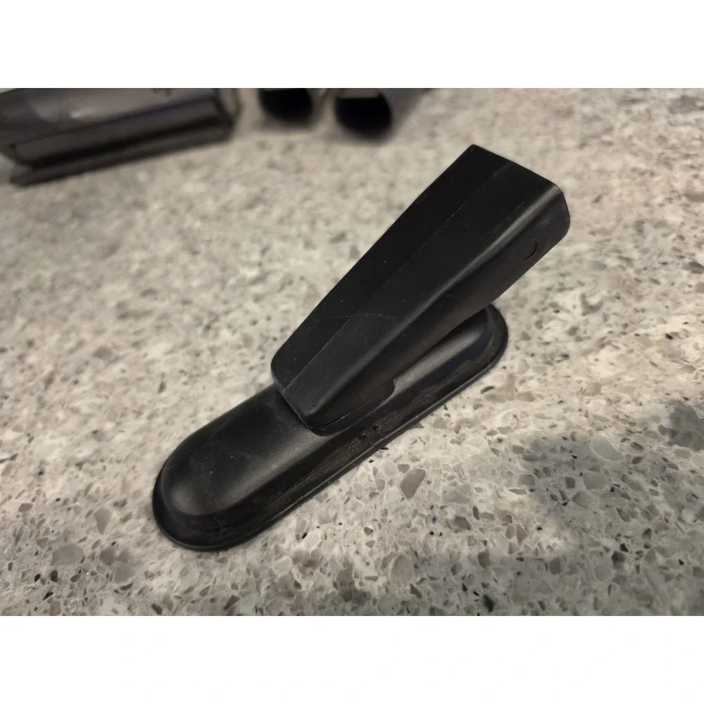 ACCESSORIES ONLY - BISSELL PET HAIR ERASER CORDLESS HAND VACUUM 2390A